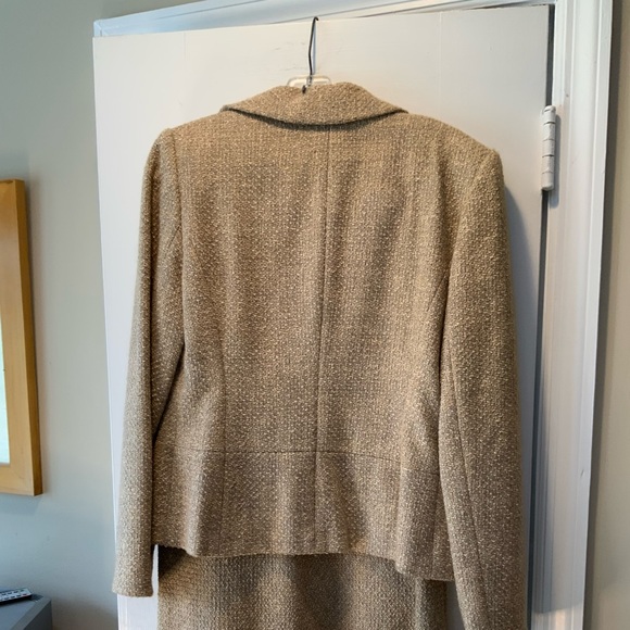 Womens Kate Hill oatmeal blazer (10) and matching skirt (8) set - Picture 2 of 10